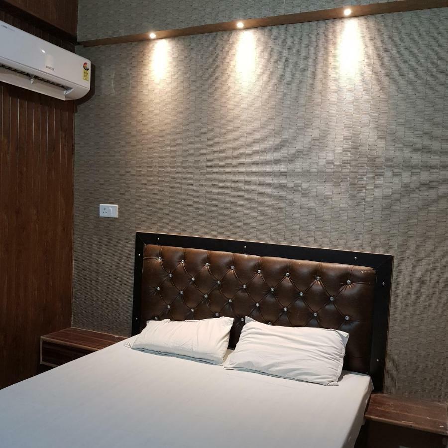 Hotel Varanasi Ganges المظهر الخارجي الصورة